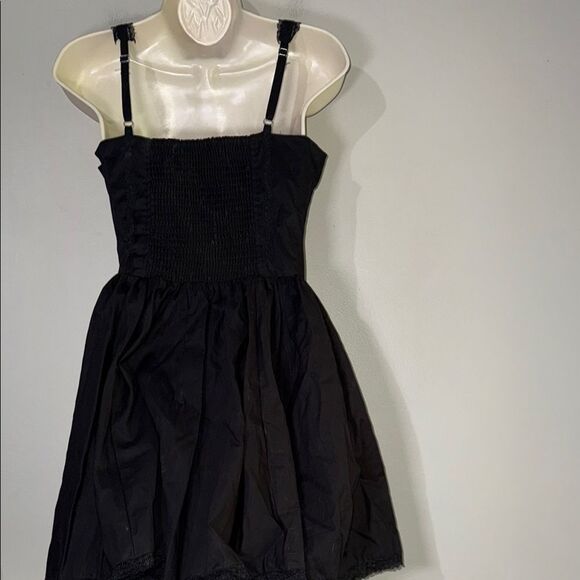 FOREVER 21
Lace-Trim Bow Bustier Mini Dress Small - Picture 10 of 13